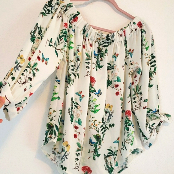 Versatile NWOT EXPRESS Floral Butterfly Blouse Versatile Neckline Bow Sleeves - Picture 8 of 13